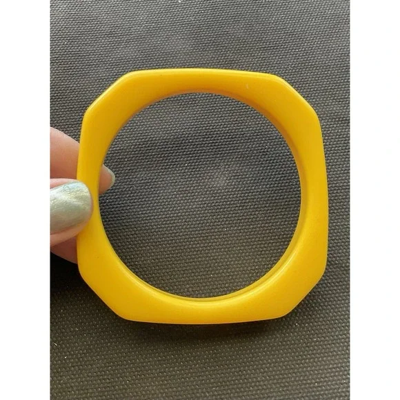 vintage canary yellow hexagonal bangle bracelet Plastic Estate Jewelry - Picture 2 of 6